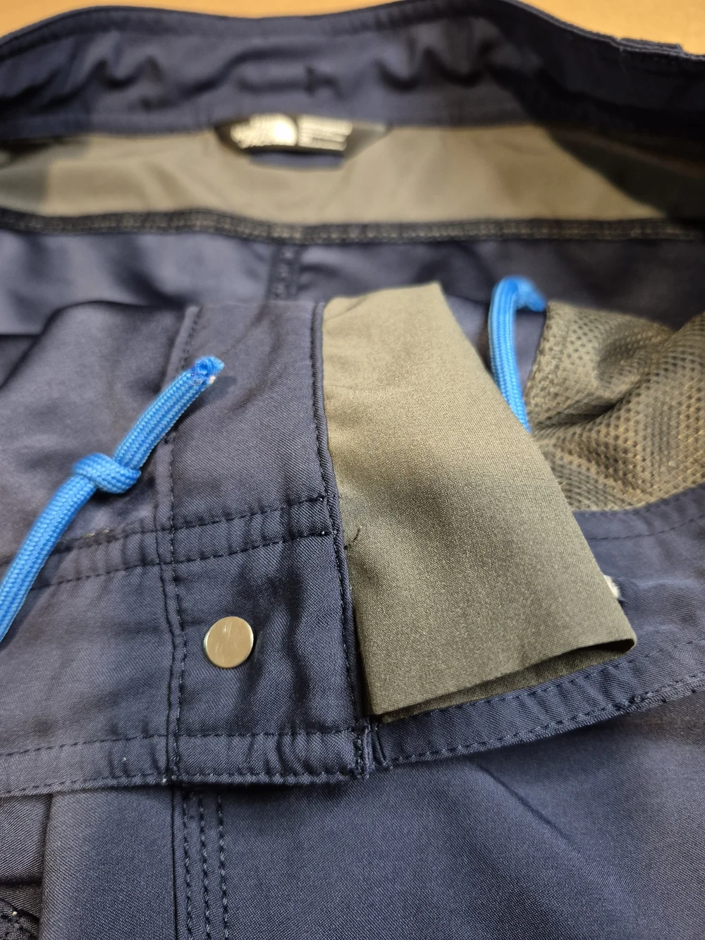 The North Face Navy Blue Athletic Shorts with Zip Pocket 4461/7